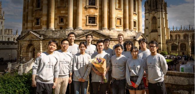 颠覆光计算范式？牛津90后教授用光的拓扑解锁AI算力新引擎